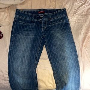 It’s pretty tight fit but cute jeans